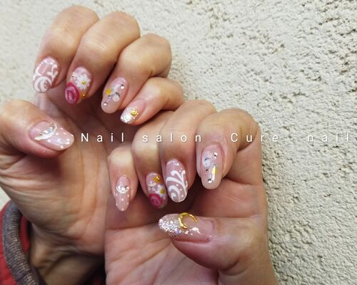 西宮でサロンを営み幅広いネイルデザインや施術内容をご紹介いたします